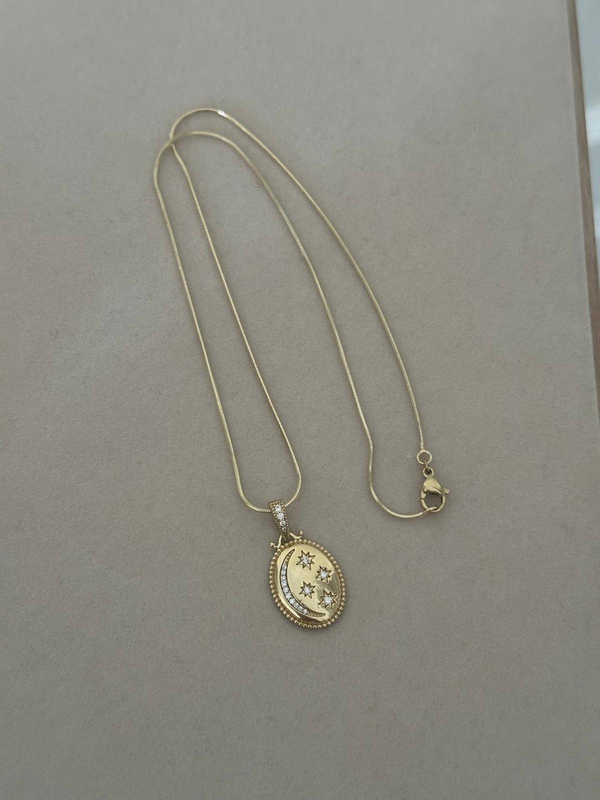 14K Gold Renkli Oval Plaka Ay Yıldız Figürlü Kolye