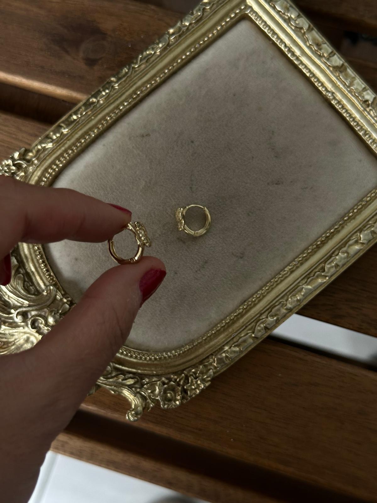 14K Gold Renkli Kelebek Figürlü Halka Küpe