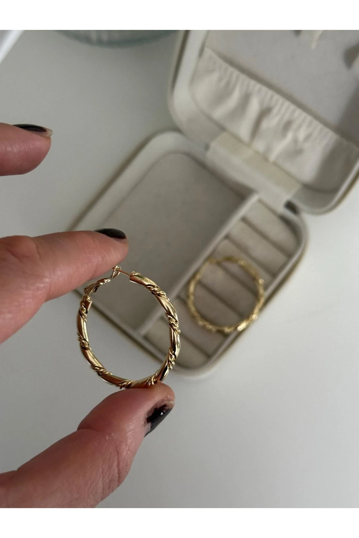 14K Gold Renkli Dolum Boru Araları Zincir Örme Detay Halka Küpe