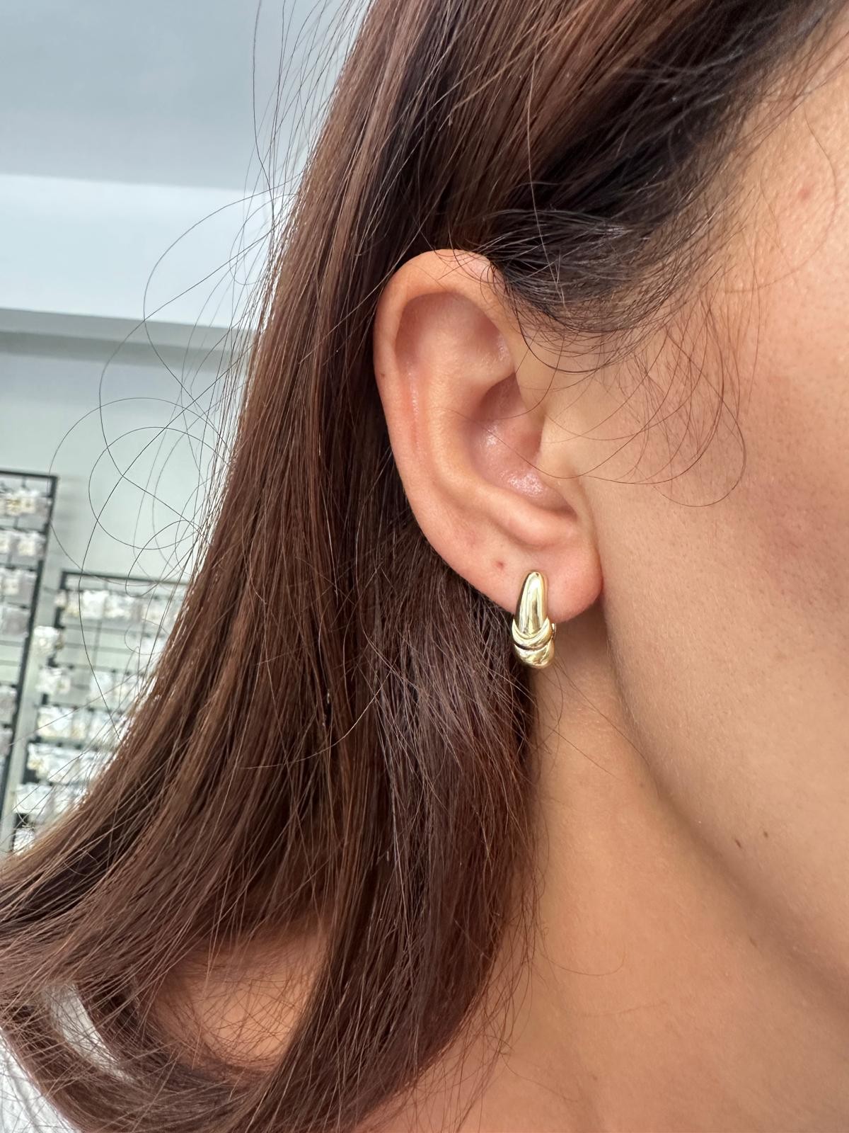 14K Gold Renkli Oval Lale Form Kabartma Basıc Küpe
