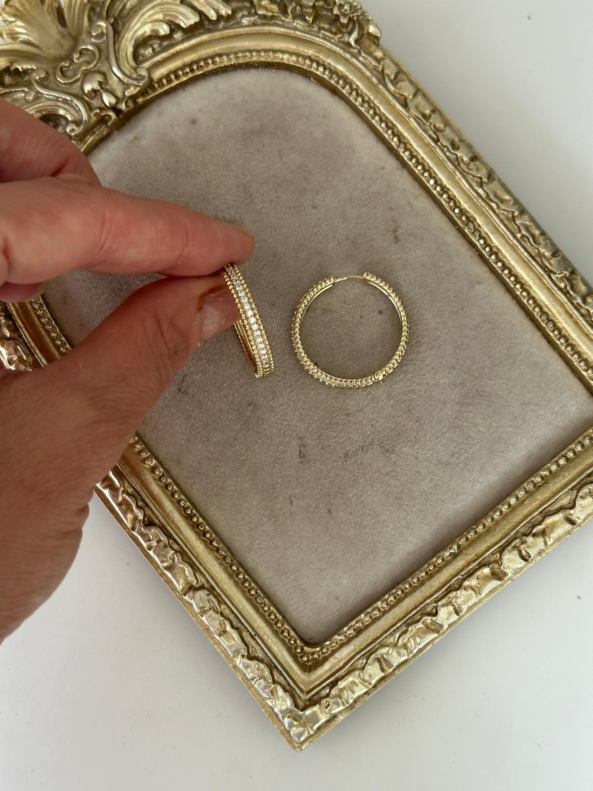 14K Gold Renkli Halka Bıurgu Topçuklu Önü Sıra Taşlı Küpe