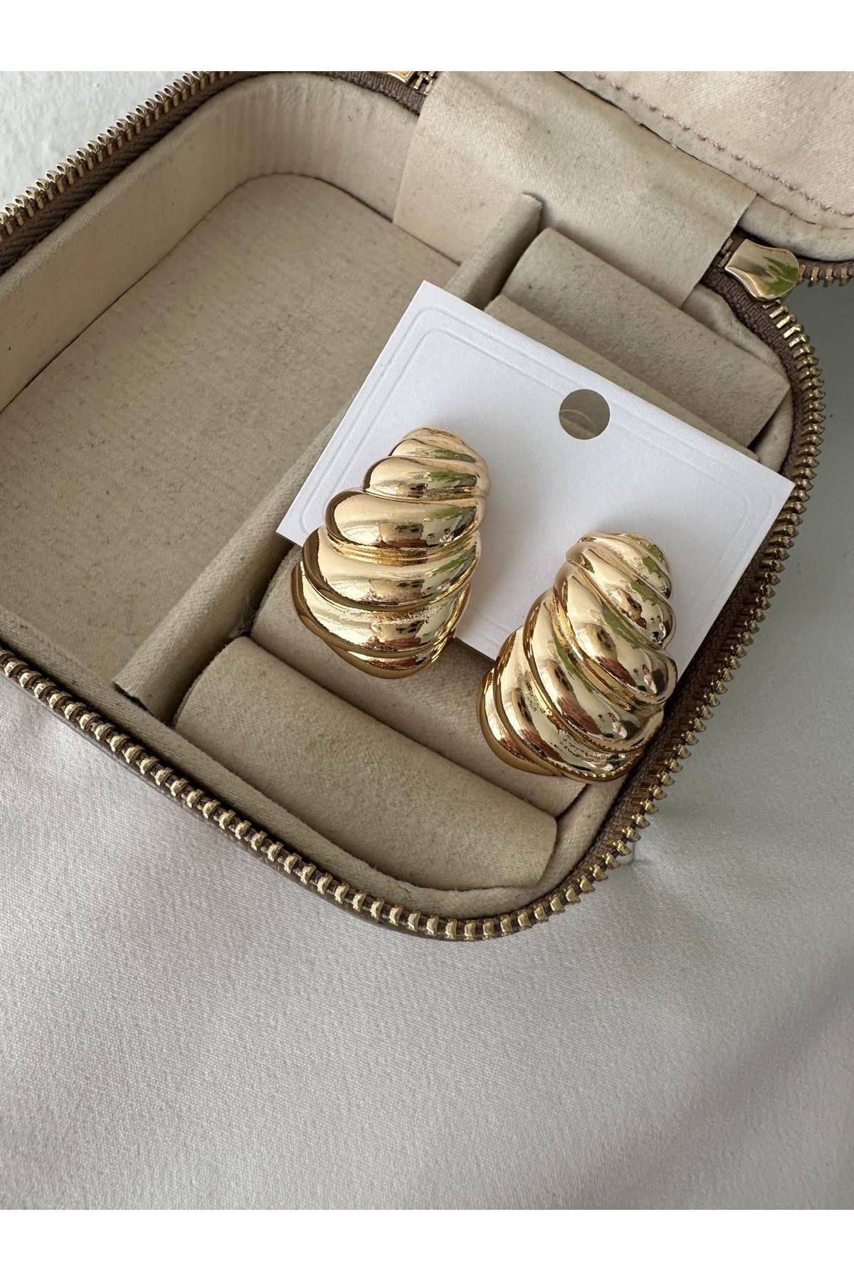 Marka İstridye Küpe