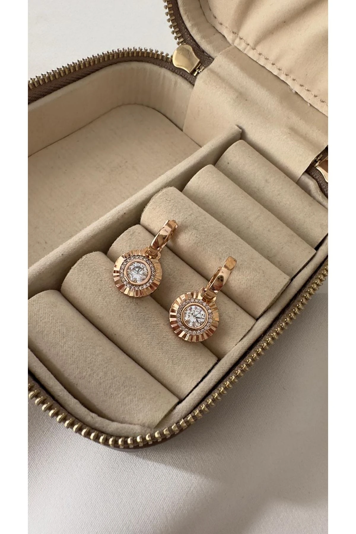 18K Rose Gold Renkli Halka Yuvarlak Uçlu Taşlı Küpe