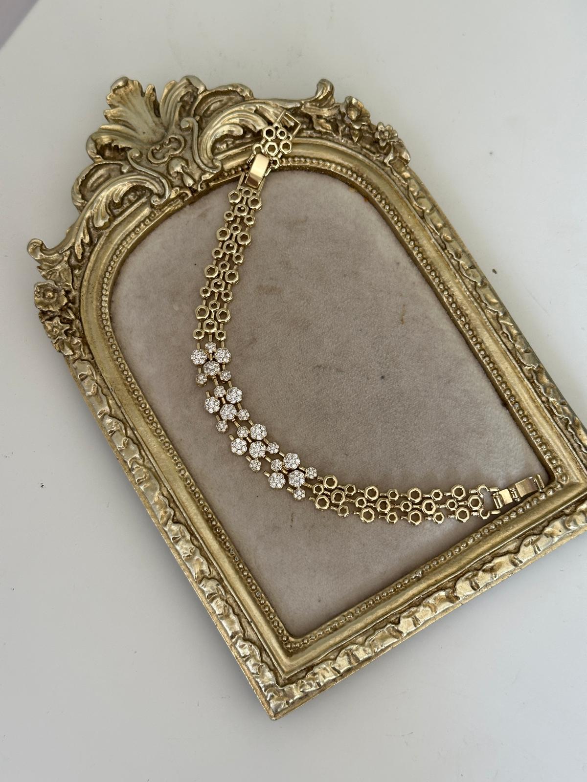 14K Gold Renkli Premium Seri Birleşik Ortası Üç Geçiş Çiçek Montür Taşlı Bileklik