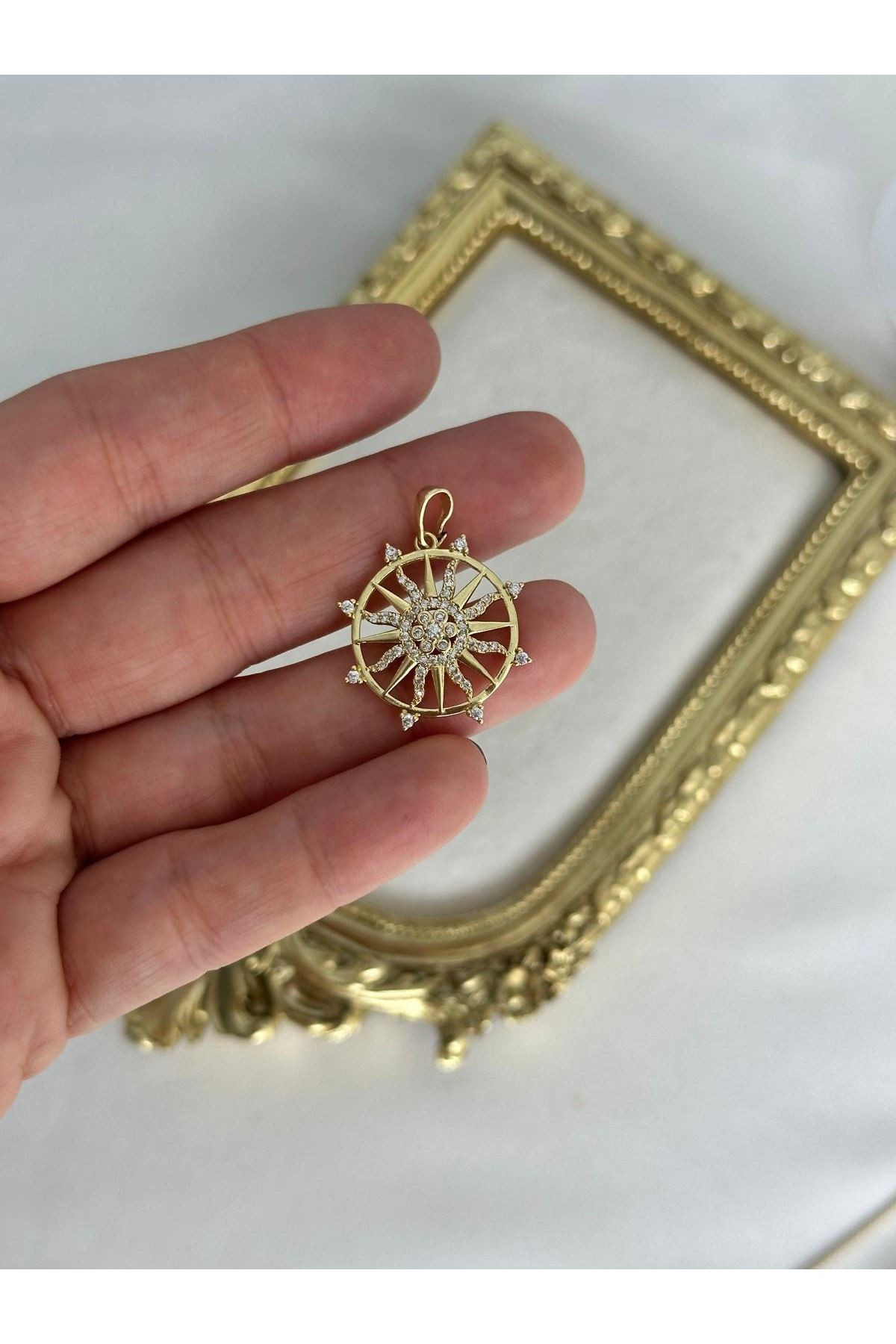 14K Gold Renkli  Güneş Ortası Çiçek Taşlı Kolye Ucu