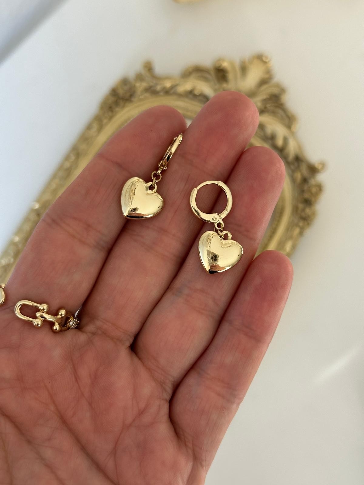 14K Gold Renkli Kalp Dolum Halka Küpe