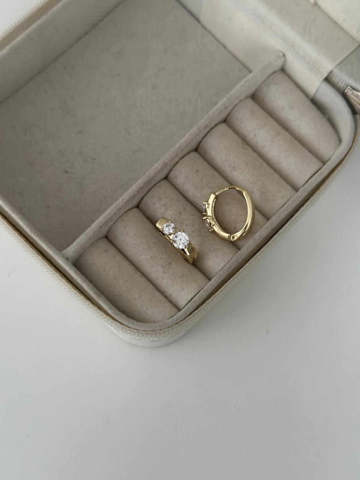 14K Gold Renkli Oval Kesim Önü Küçük Büyük Tek Taşlı Küpe