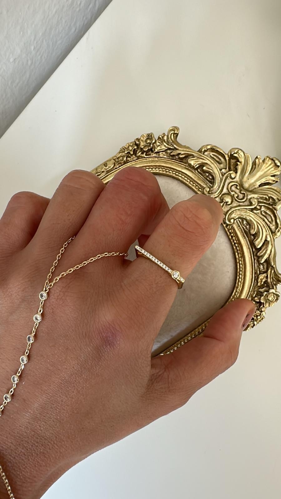14K Gold Dikdörtgen Kesim Sıra Taşlı Bombeli Yuvarlak Taşlı Yüzük