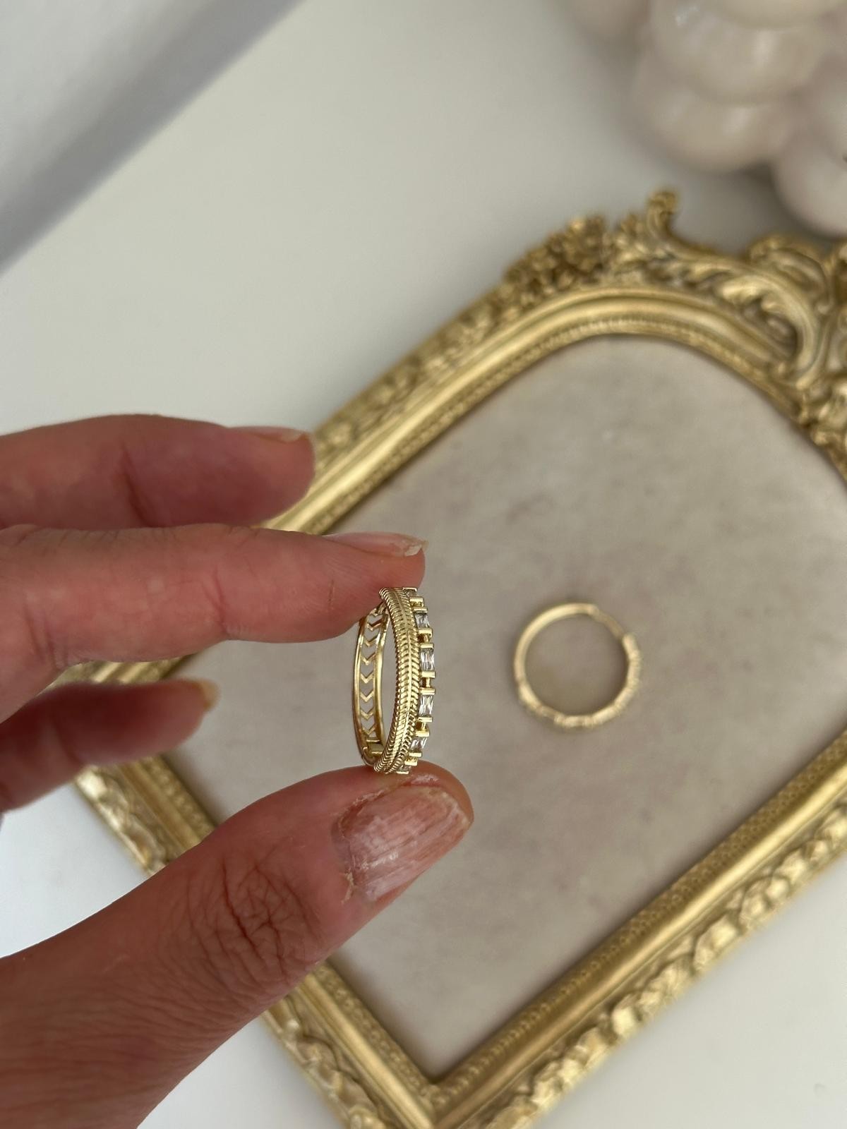 14K Gold Halka İkili Görünüm Kristal Taş Hasır Detaylı Küpe