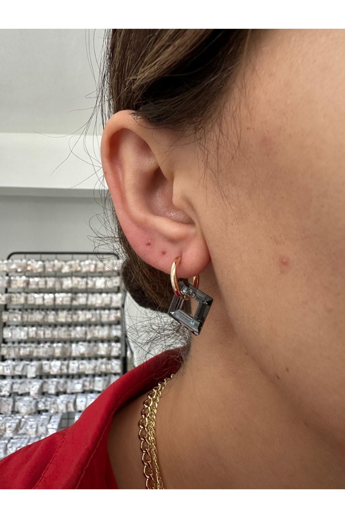 18K Rose Gold Renkli Halka Siyah Mineli Küpe