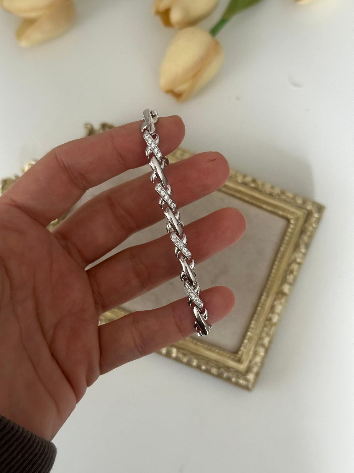 Gümüş Renkli  0xxo Plaka Taşlı Marka Bileklik