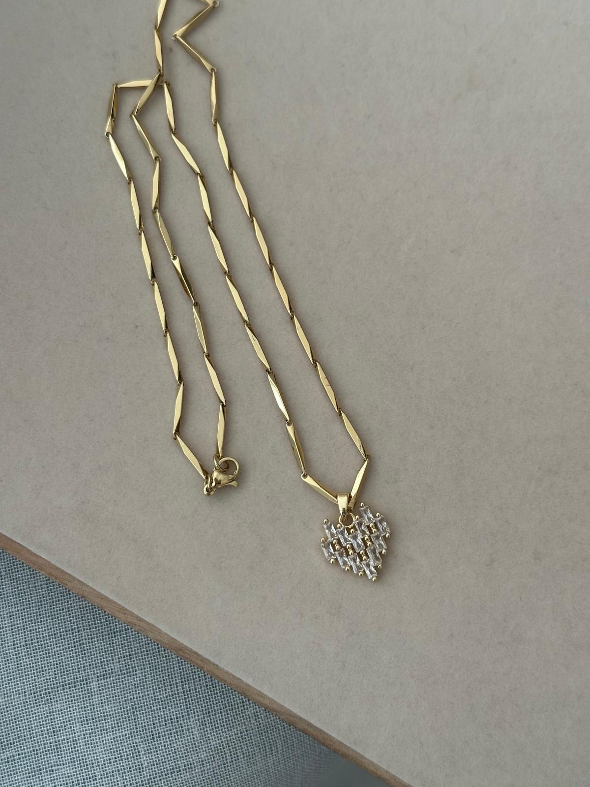 14K Gold Renkli Kalp Kristal Taşlı Çubuk Zincir Kolye