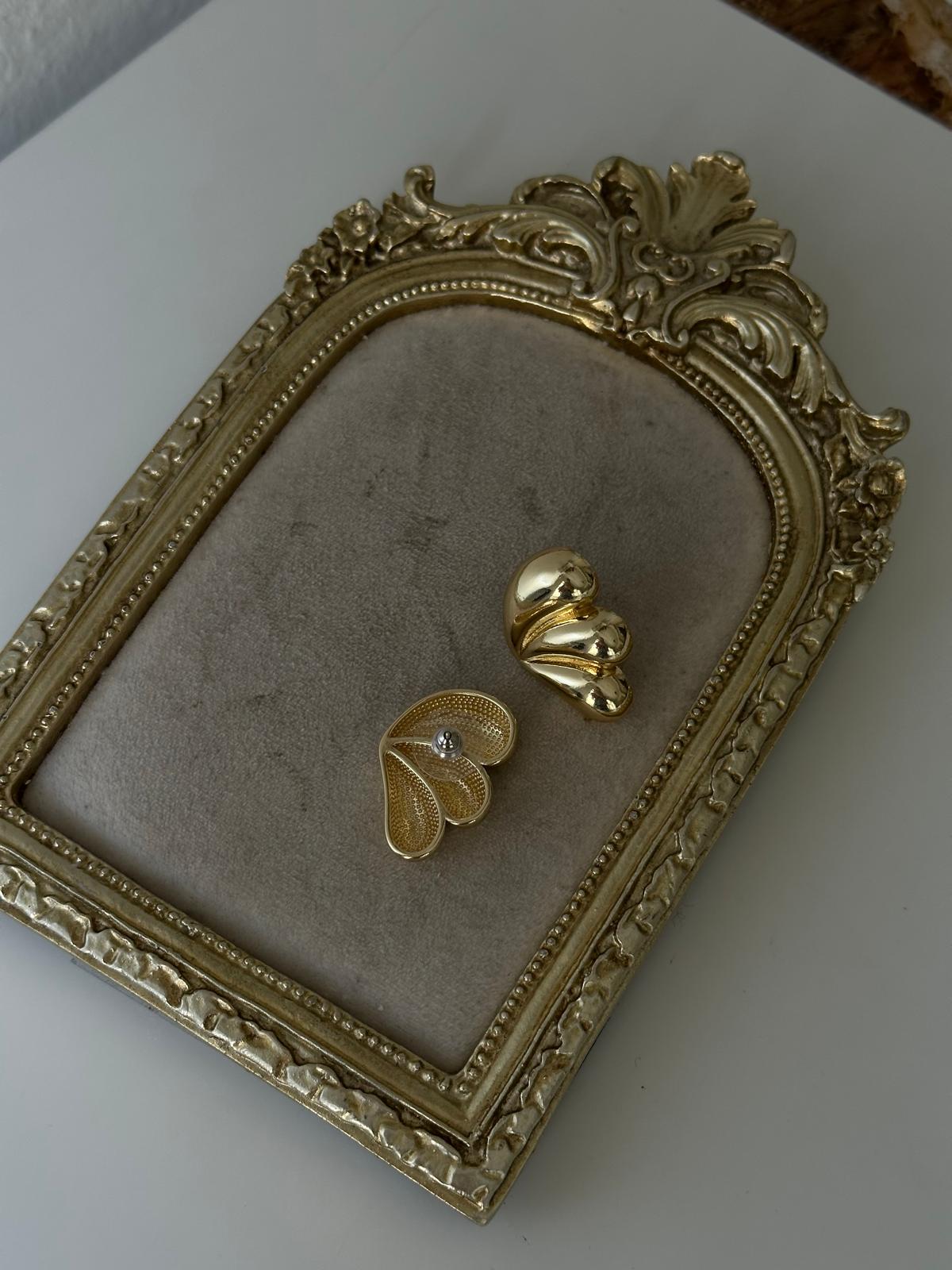 Gold Renkli Vintage Marka Model Küpe