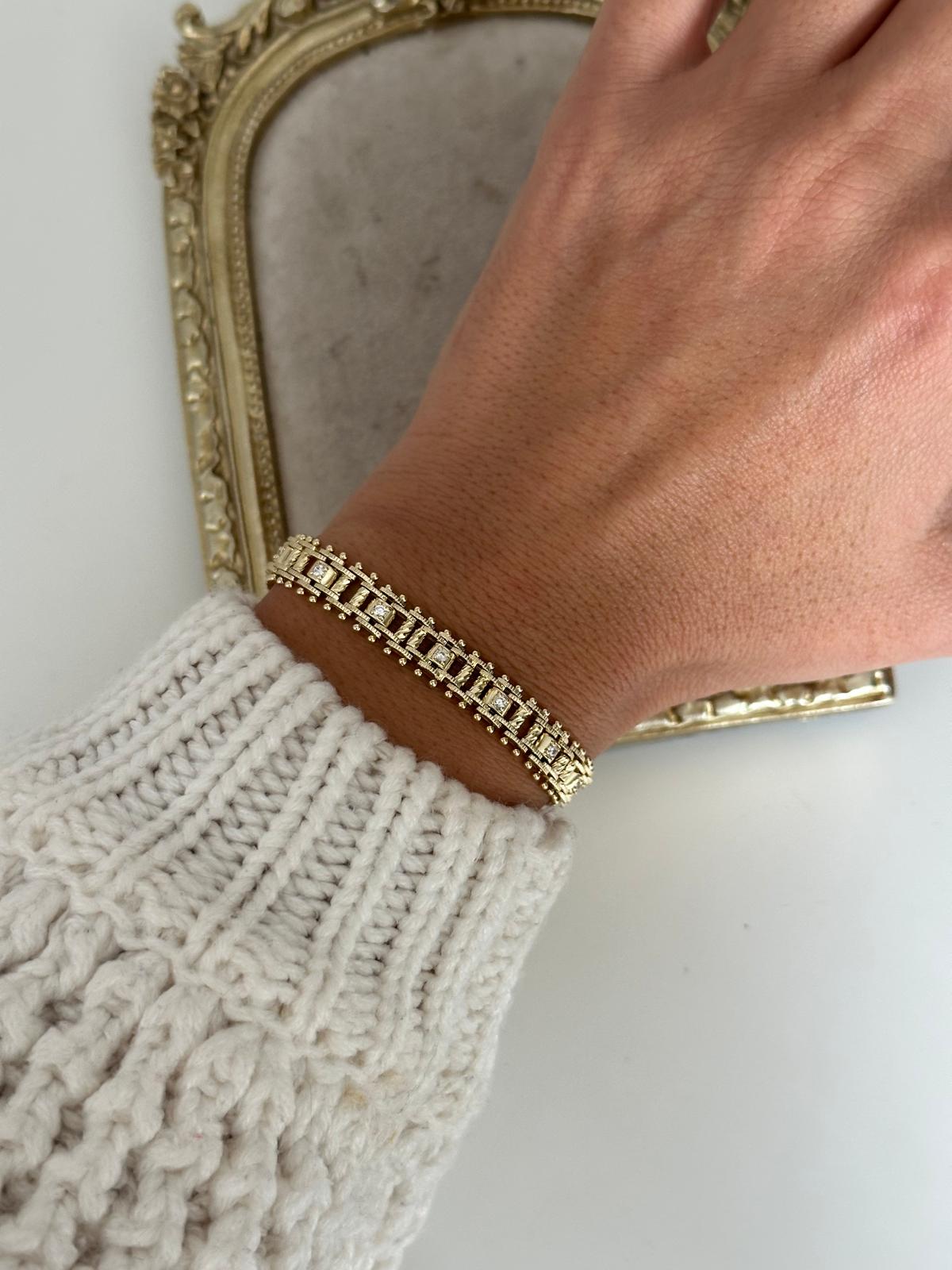 14K Gold Renkli Topçuk Detaylı 0ynar Silindir Geçme Taşlı Kordon Bileklik