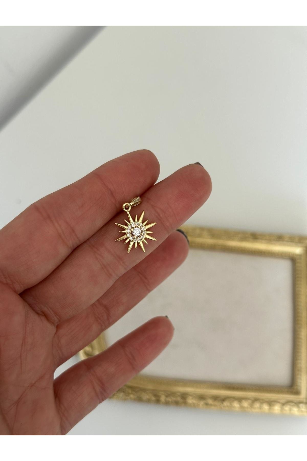 14K Gold Renkli  Güneş Ortası Taşlı Kolye Ucu