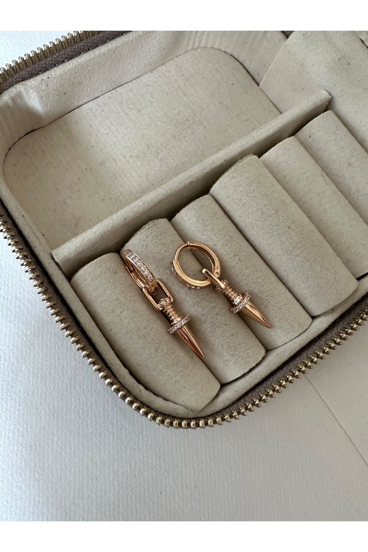 18K Rose Gold Renkli Halka Taşlı Çivi Sarkıt Küpe