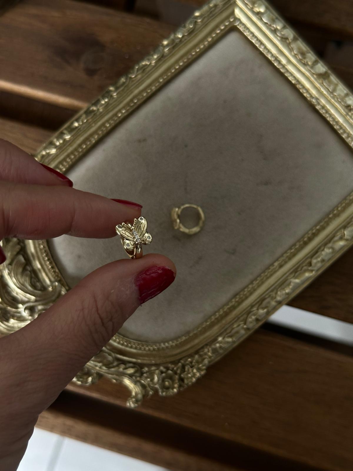 14K Gold Renkli Kelebek Figürlü Halka Küpe