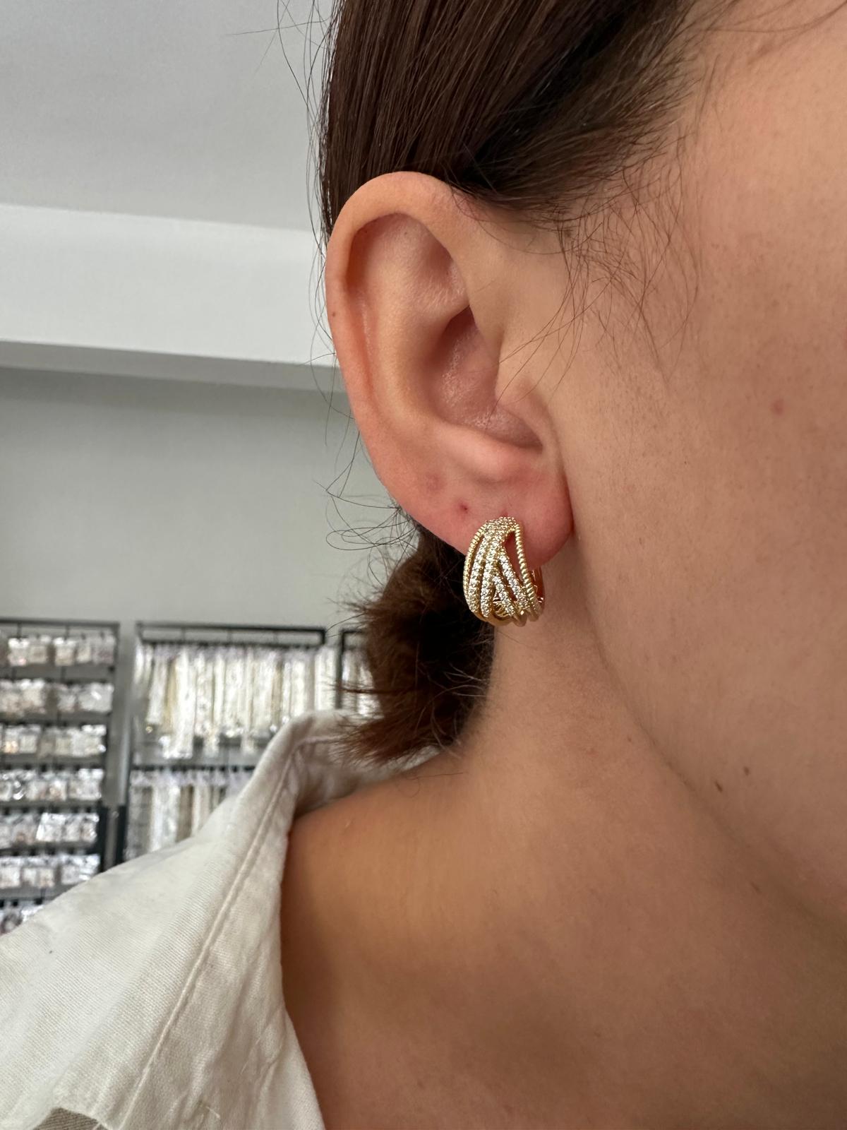 14K Gold Renkli Kuyum Taşlı Dolama Kesim Küpe