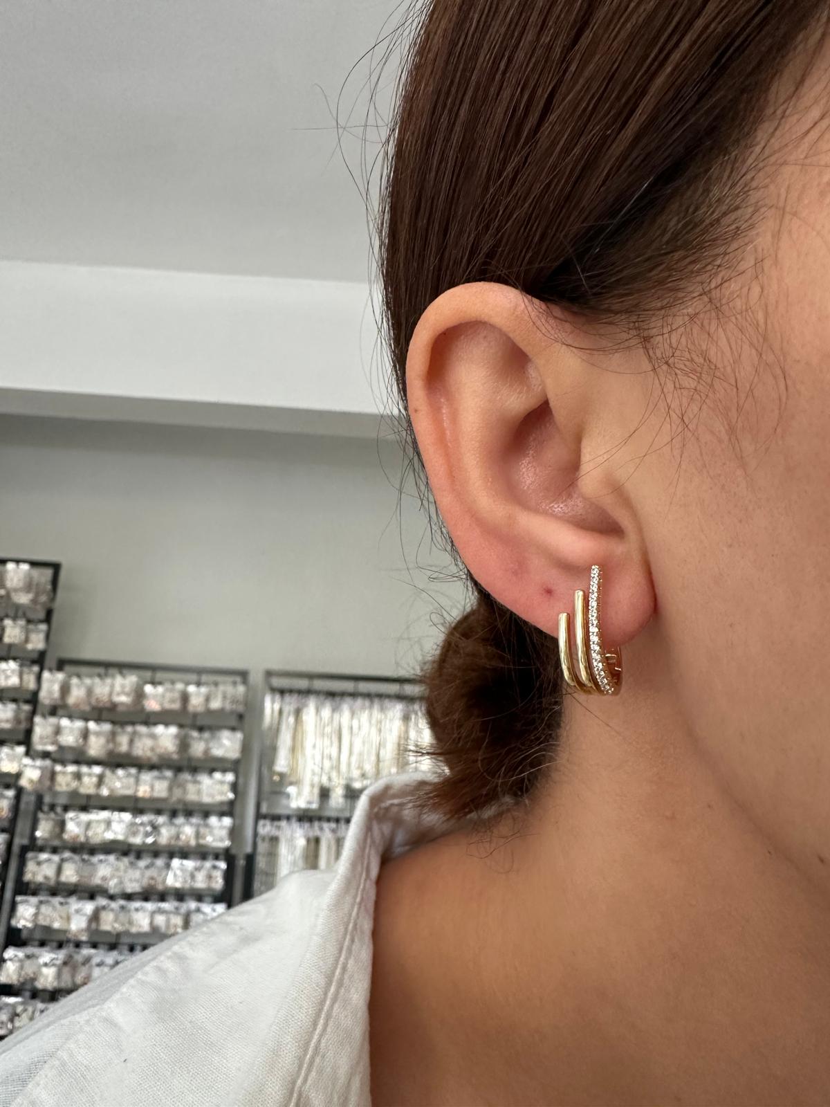 14K Gold Renkli Üçlü Halka Çubuk Kesim Küpe