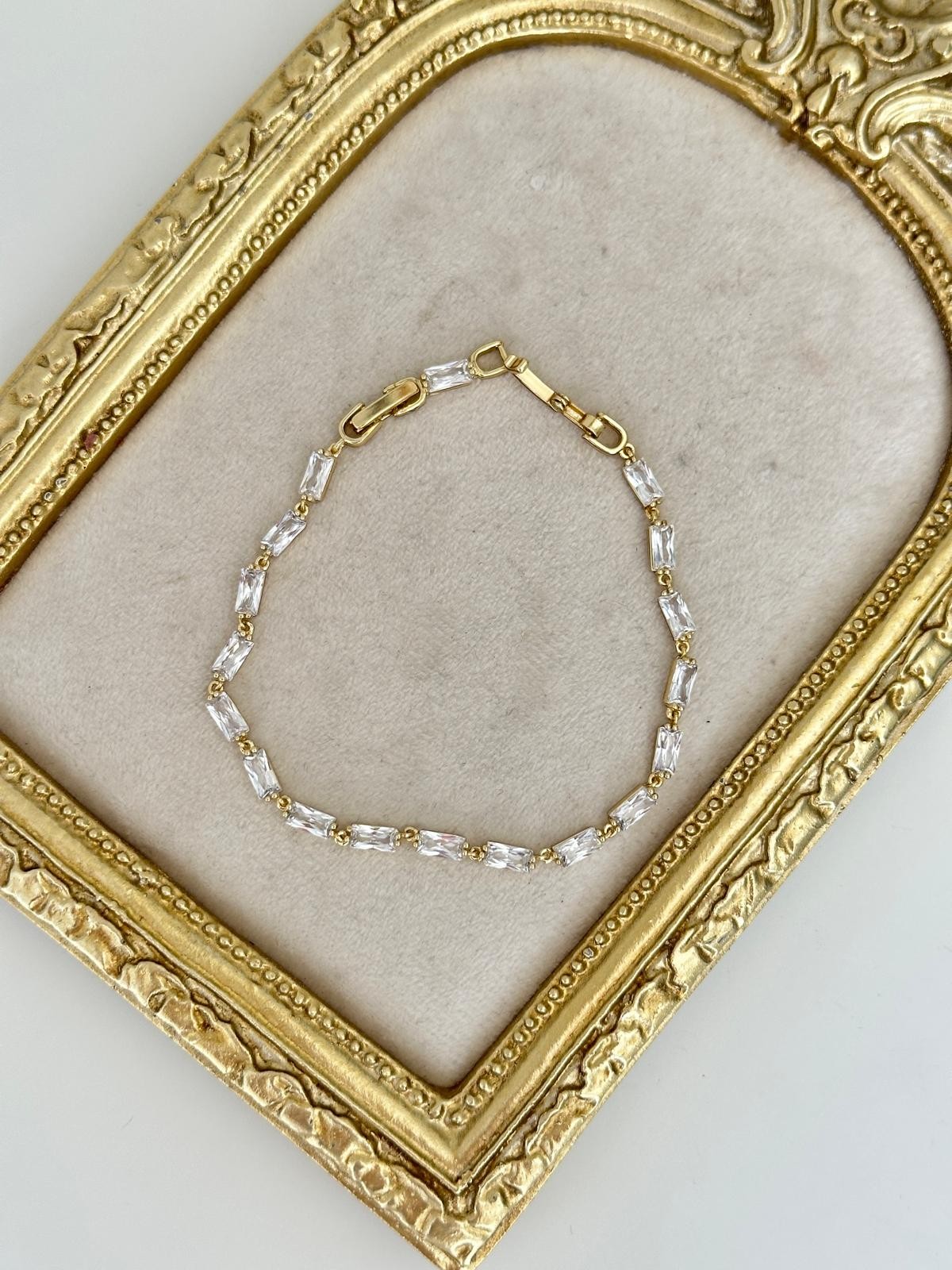  14K Gold Renkli  Baget Dikdörtgen Minimal Taşlı Bileklik