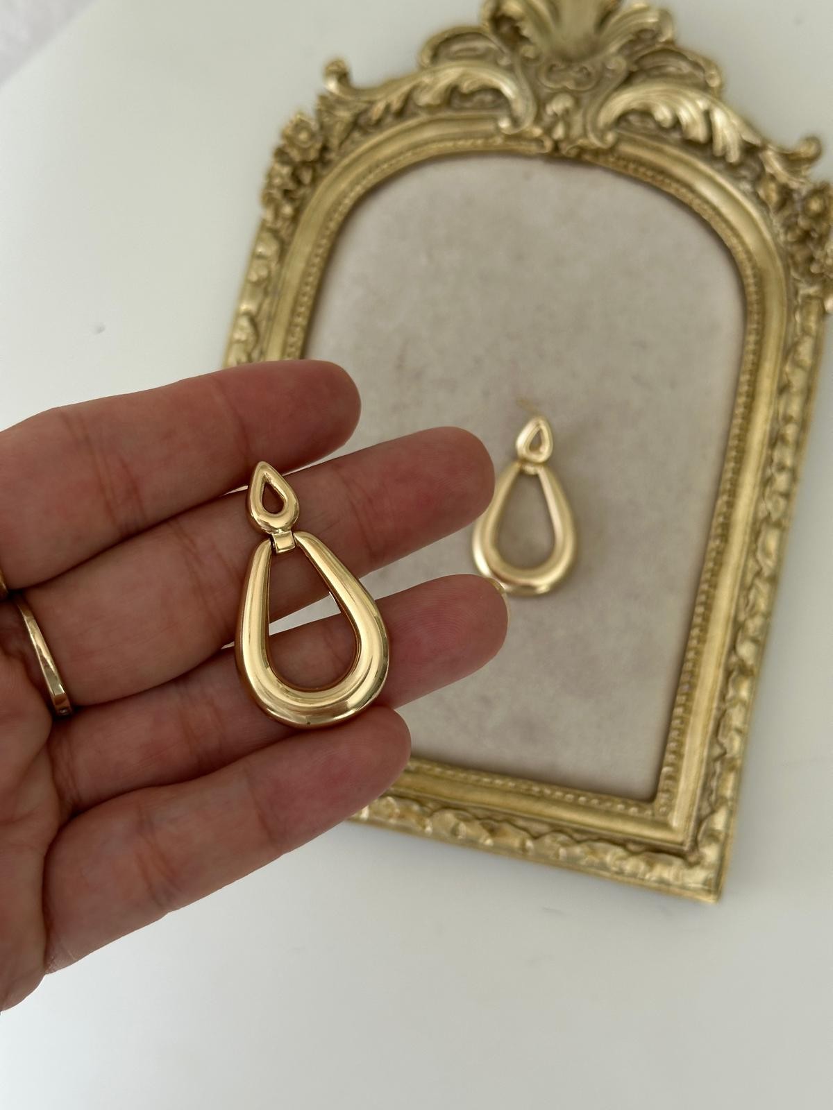14K Gold Renkli Damla Form Modern Plaka Küpe