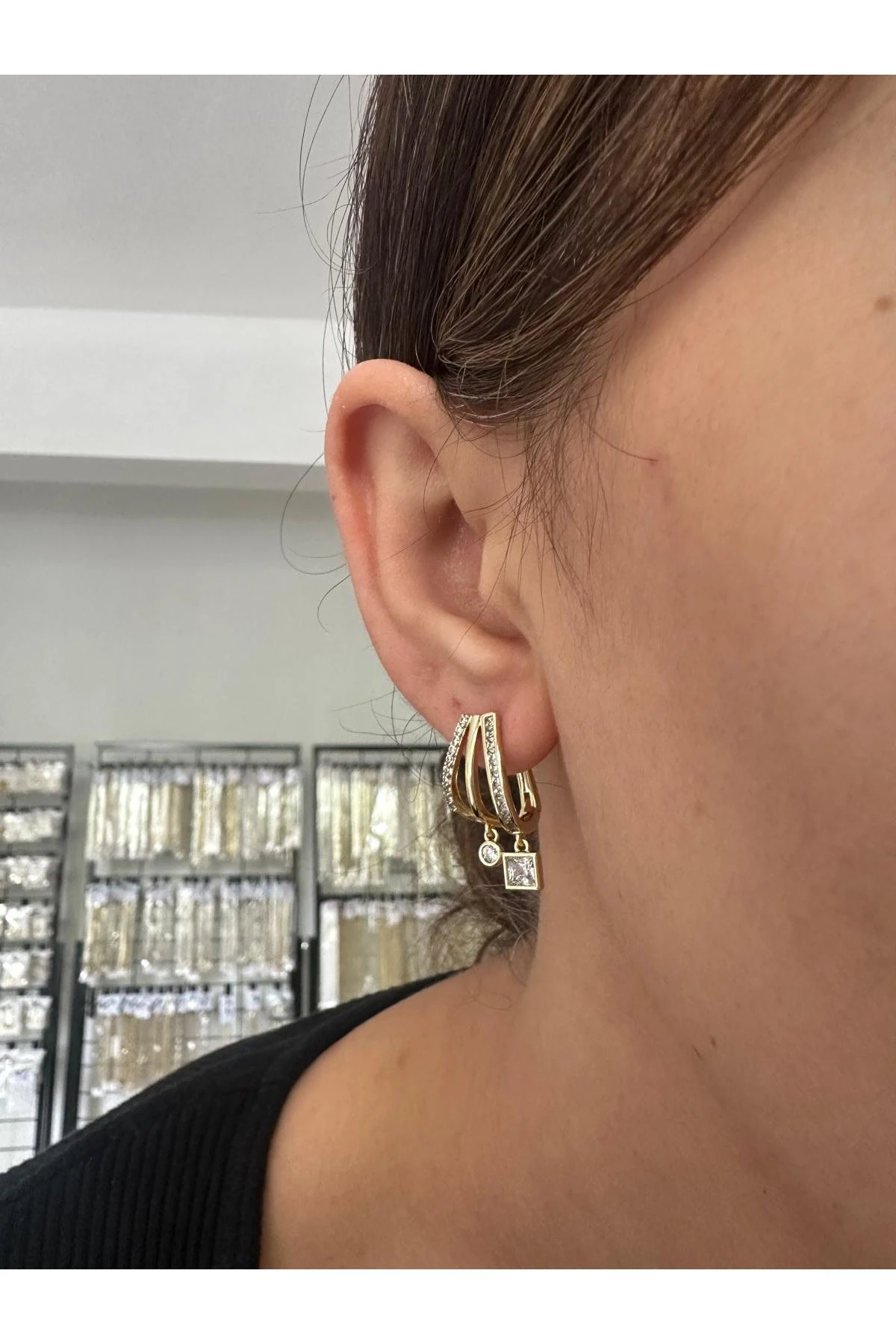 14K Gold Renkli Çoklu Görünüm  Oval Zikzak Geometrik Sarkık Taşlı Küpe