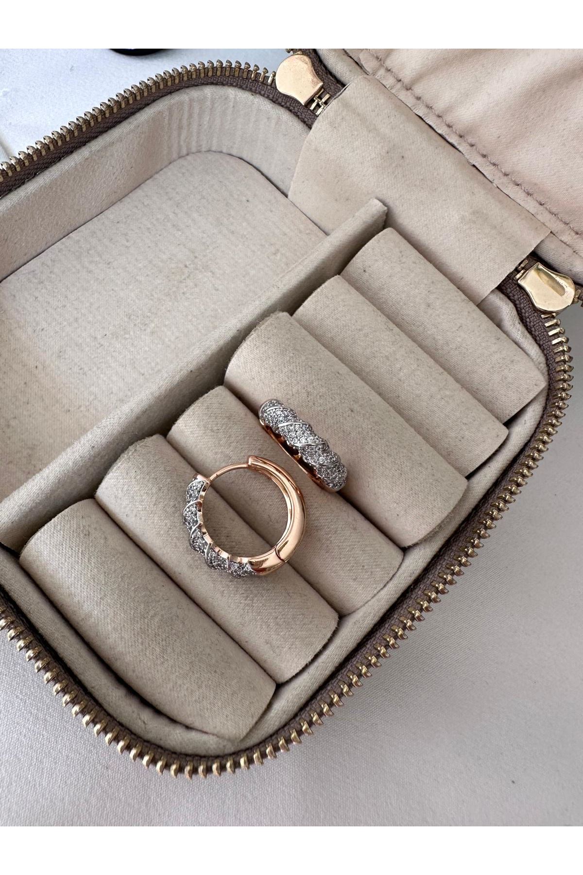 18K Rose Gold Renkli Halka Beyaz Gömme Burgu Taşlı Küpe