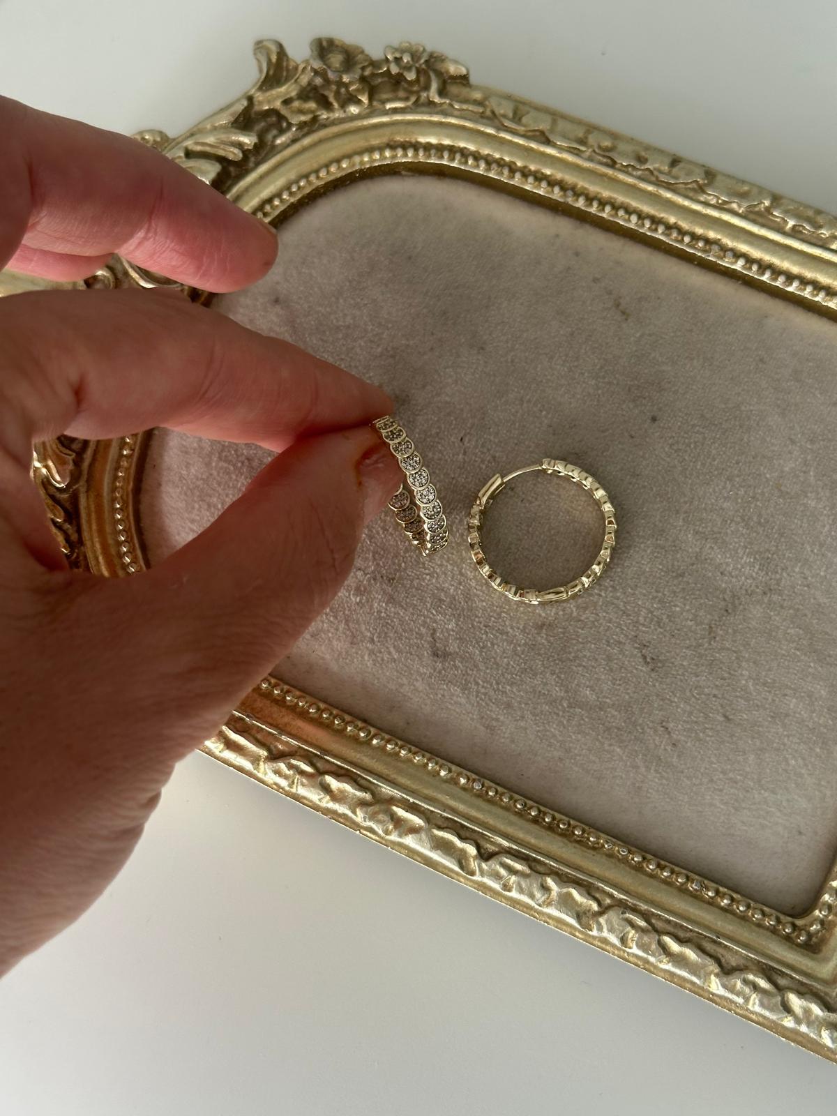 14K Gold Renkli İçi Dışı İç içe Geçmiş Montür Gömme Taşlı Halka Küpe