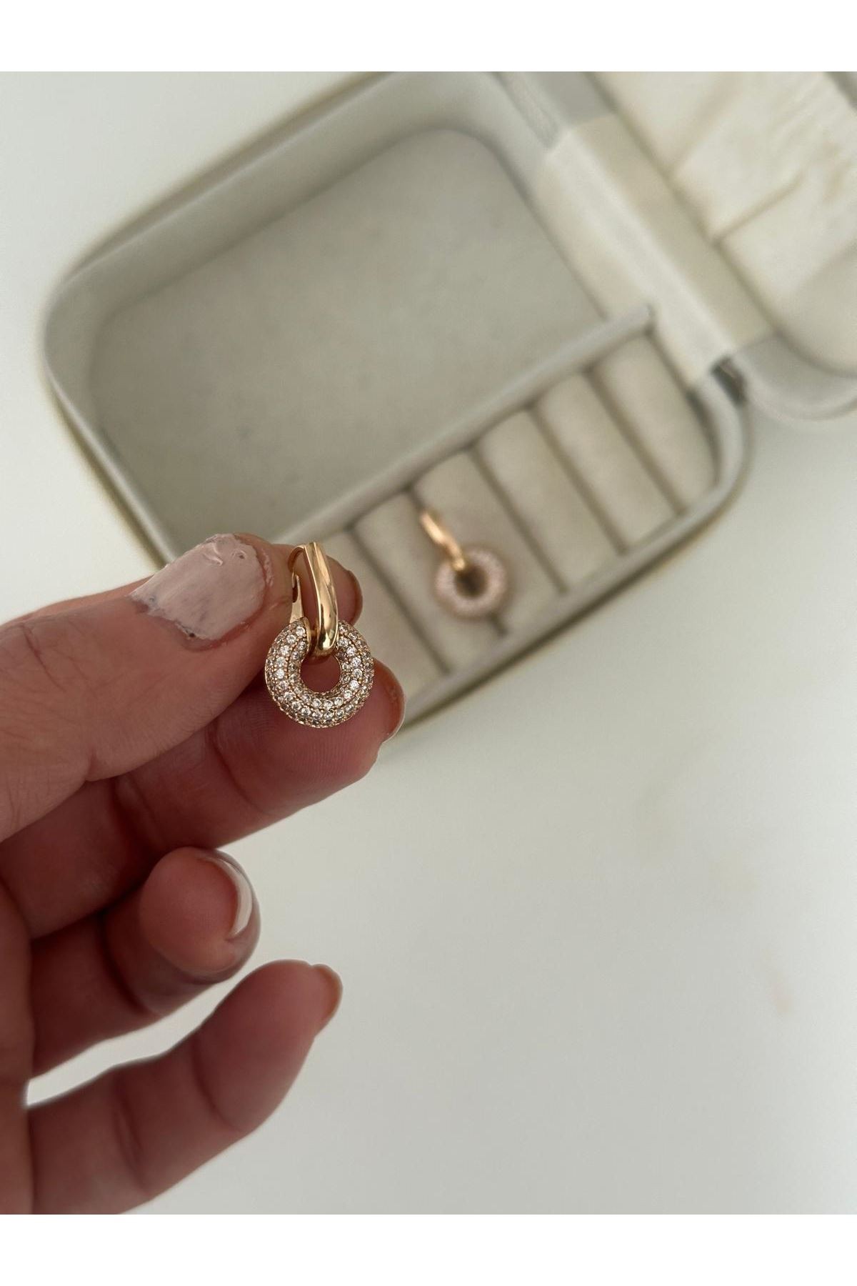18K Rose Gold Renkli Lale Form Halka Dolum Taşlı Küpe