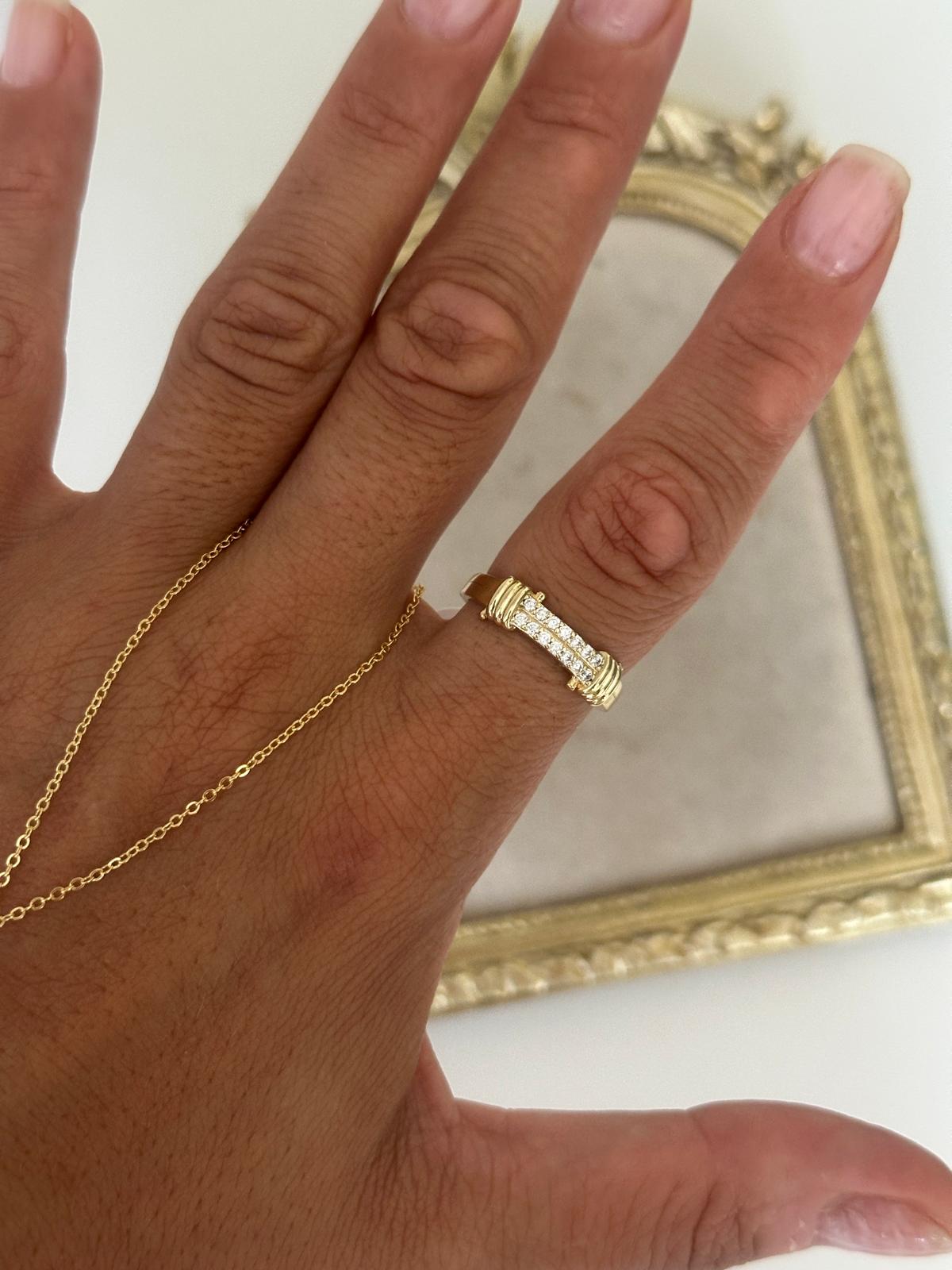 14K Gold Renkli İki Kenarı Dolama Şeritli Ortası Taşlı Yüzük