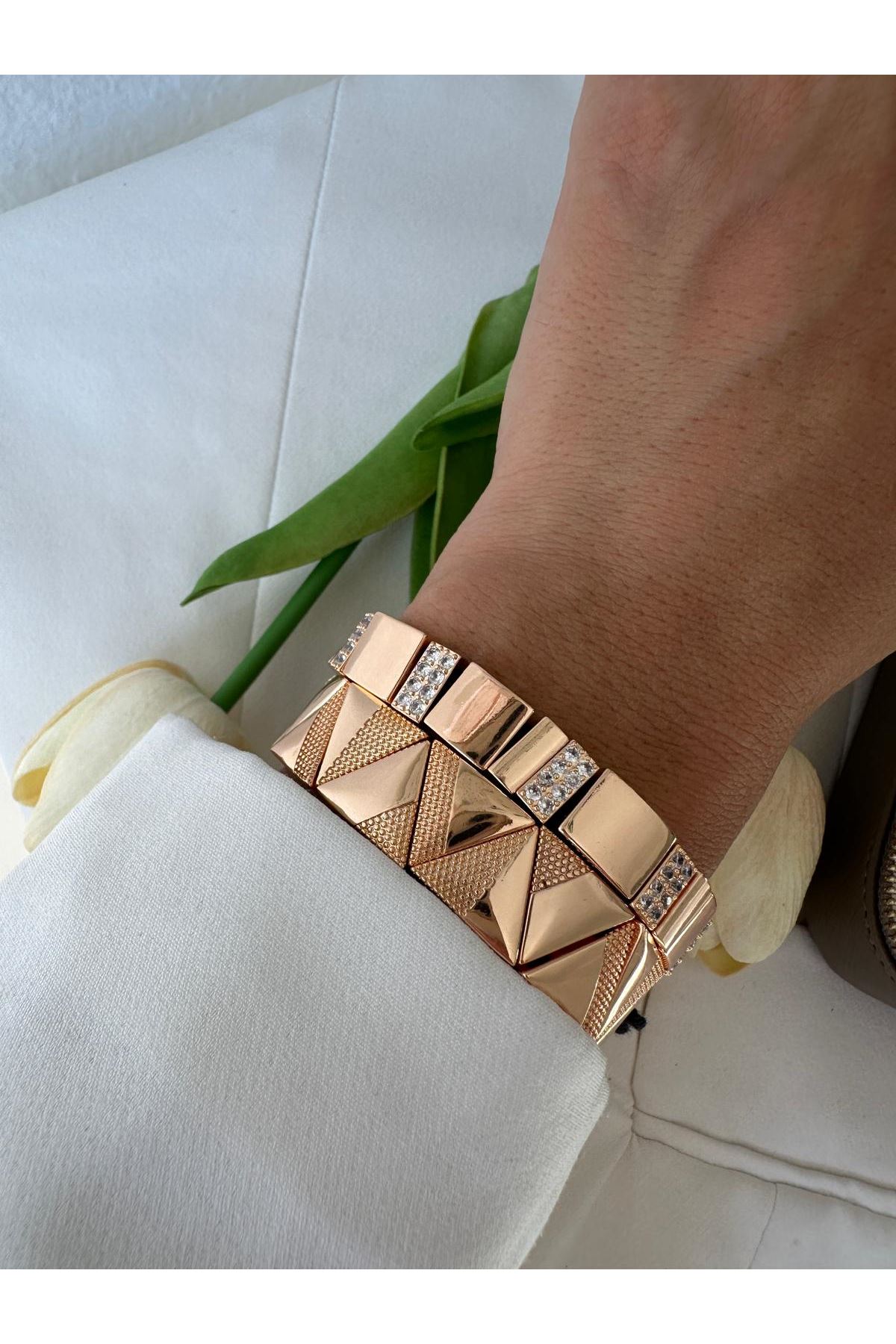 18K Rose Gold Renkli Marka Juju Dİkdörtgen Kesim Ortası Taşlı İpli Bileklik