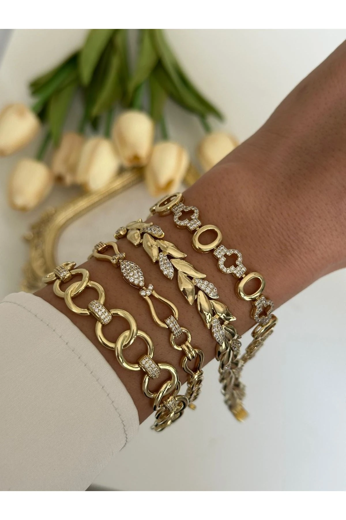 14K Gold Renkli  İç İçe Geçmeli Küpe Çiçegi Taşlı Bileklik