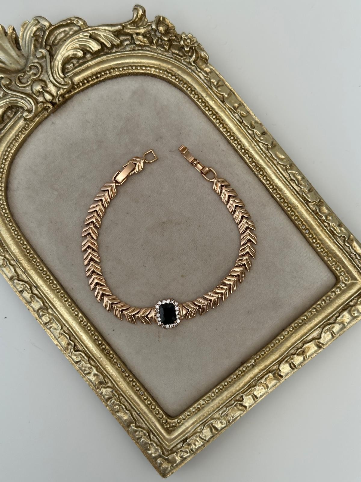 18K Gold Rose Ortası Bget Siyah Taşlı Bileklik