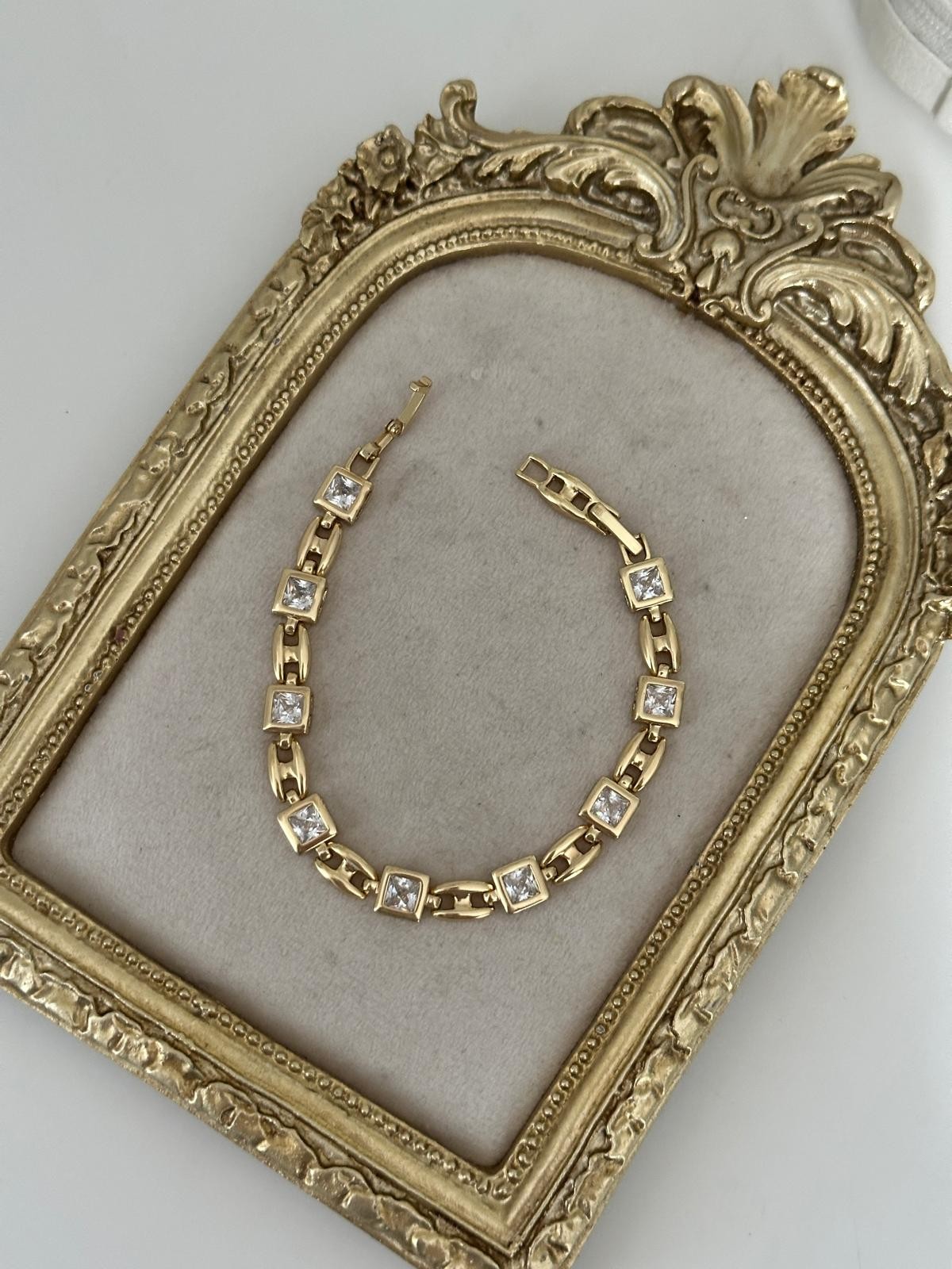 14K Gold Renkli Marka Kare Baget Taşlı