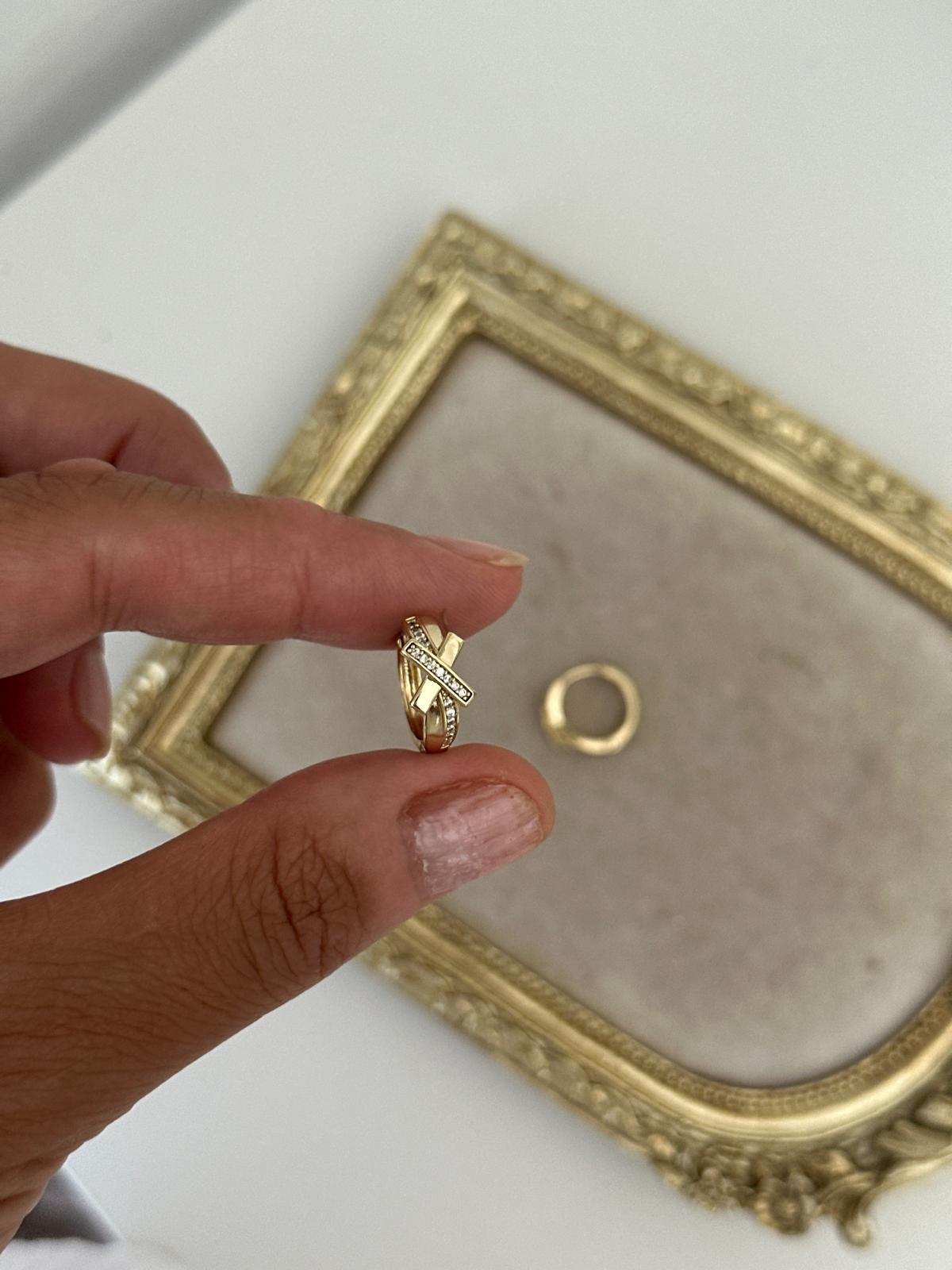 14K Gold Renkli X Halka Şerit Taşlı Küpe