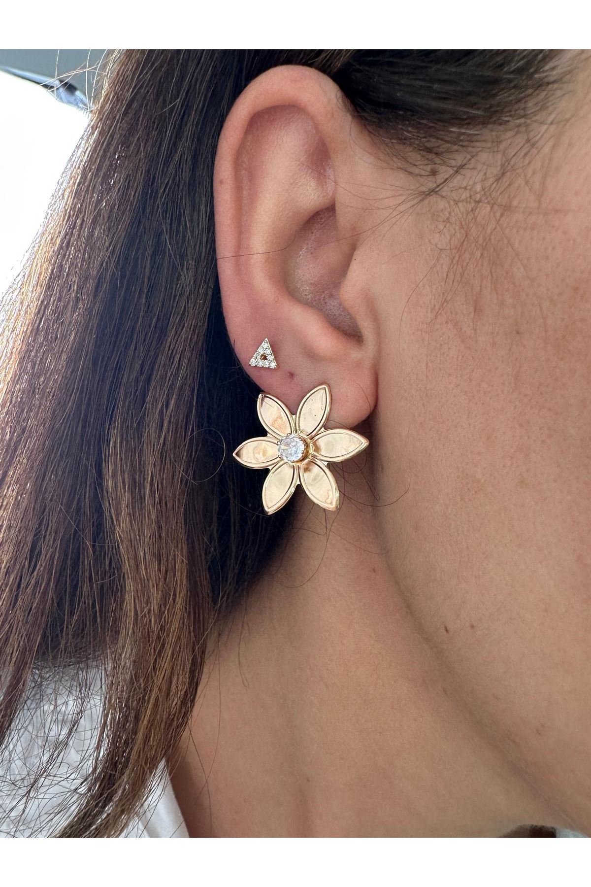 18K Rose Gold Renkli Çiçek Ortası Tek Taş Küpe