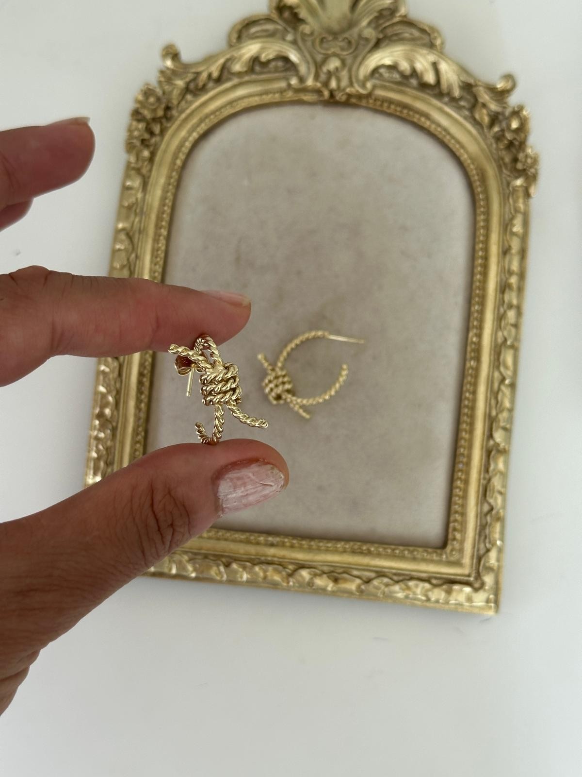 14K Gold Renkli Burgu Dolama Modern Halka Küpe