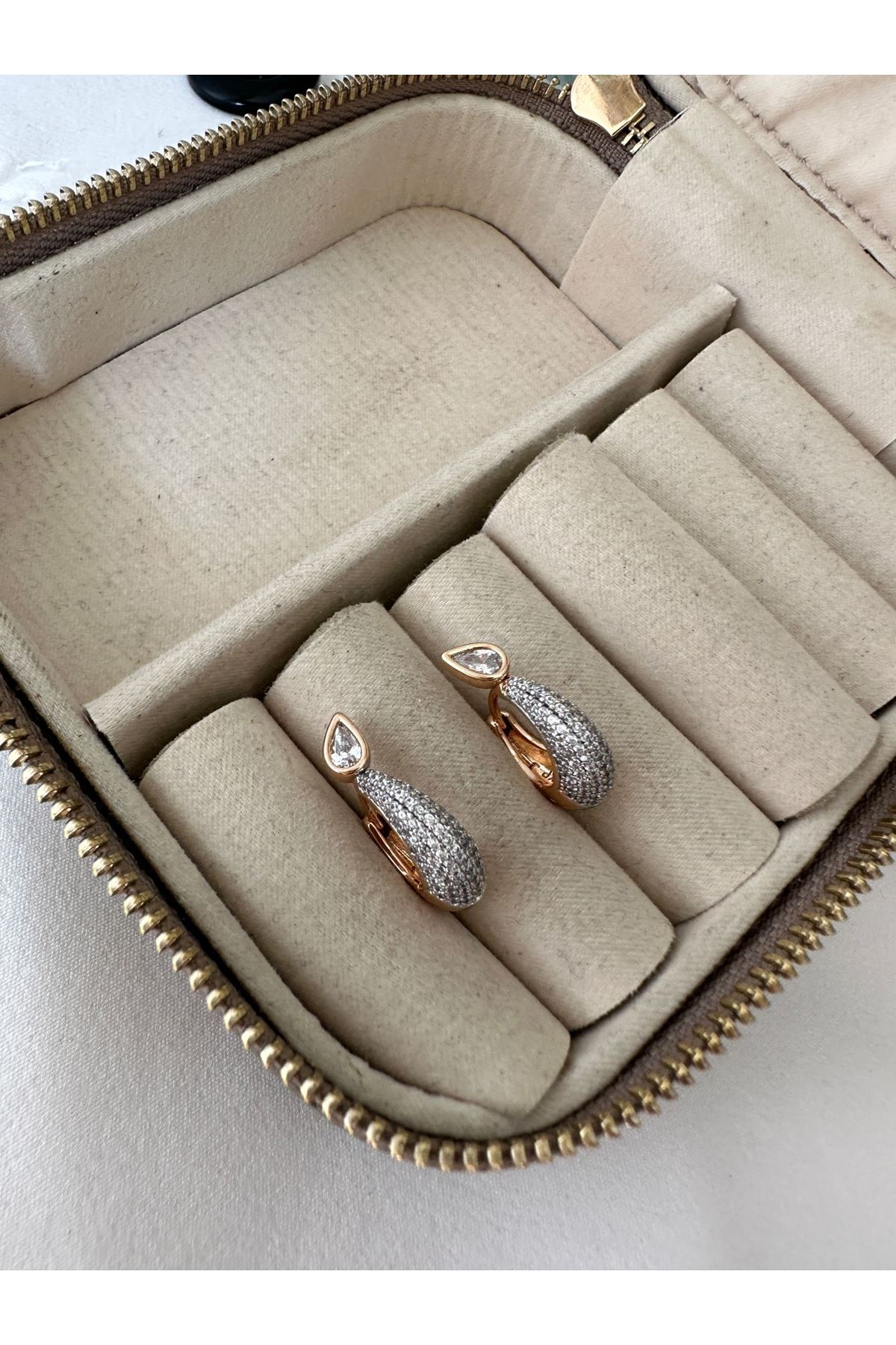 18K Rose Gold Renkli Halka Beyaz Damla Taşlı Küpe