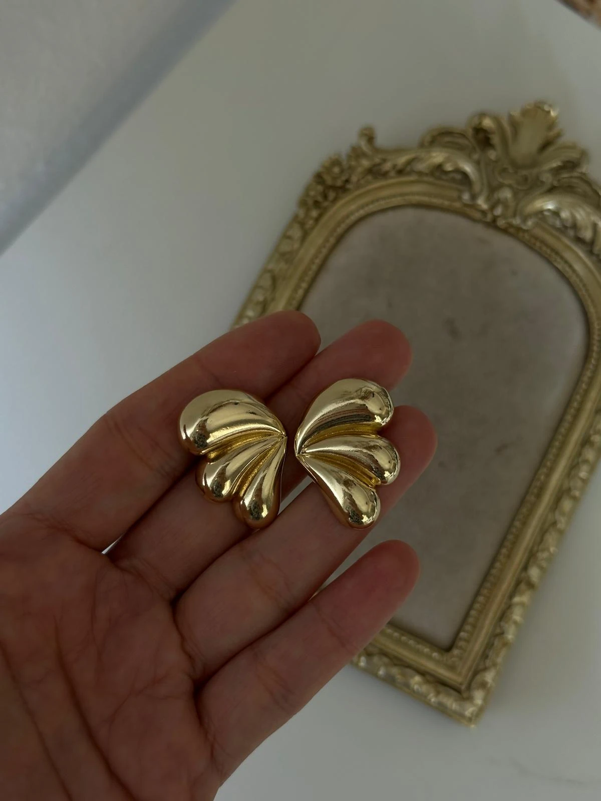 Gold Renkli Vintage Marka Model Küpe