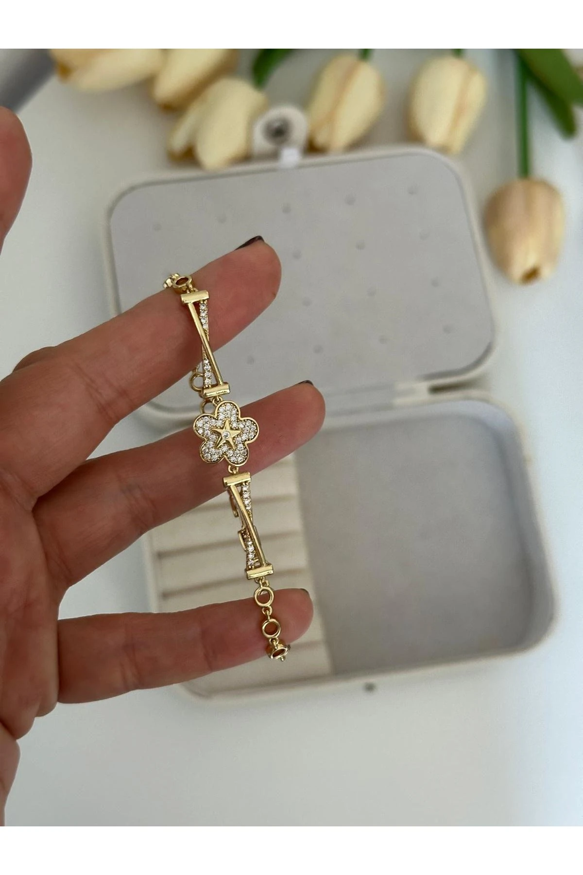 14K Gold Renkli  Çiçek Yıldız Taşlı Bileklik