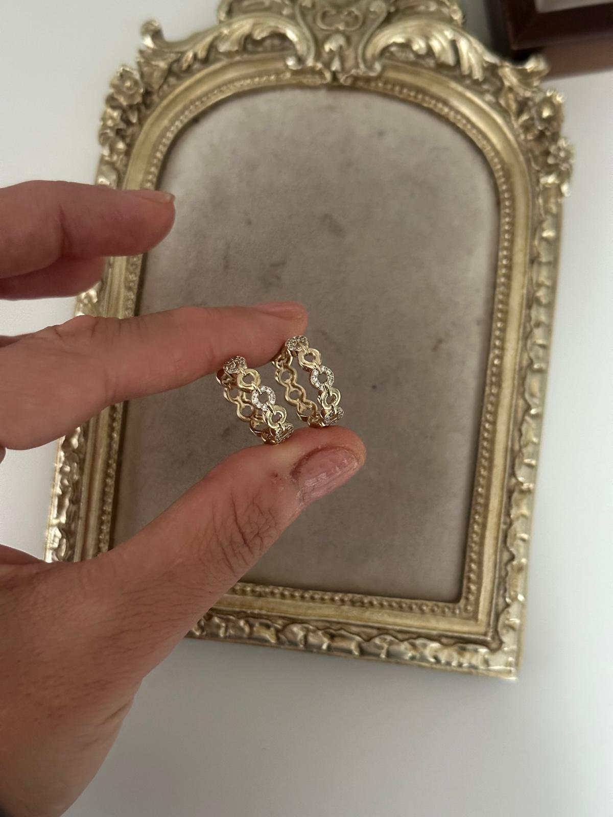 14K Gold Renkli Yuvarlak Halkalı Taşlı Halka Küpe