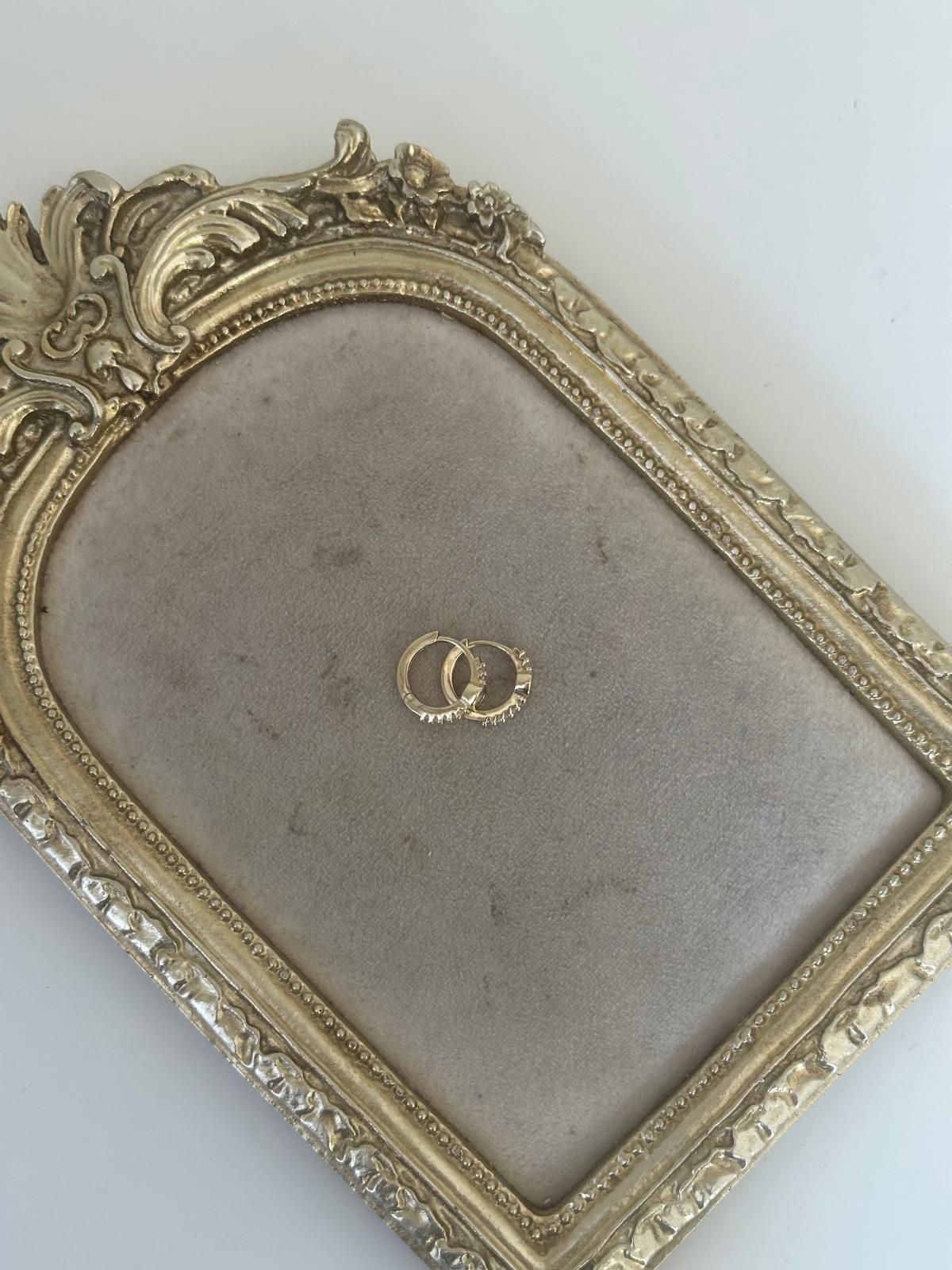 14K Gold Renkli Önü Baget Dikdörtgen Taşlı Minimal Halka Küpe