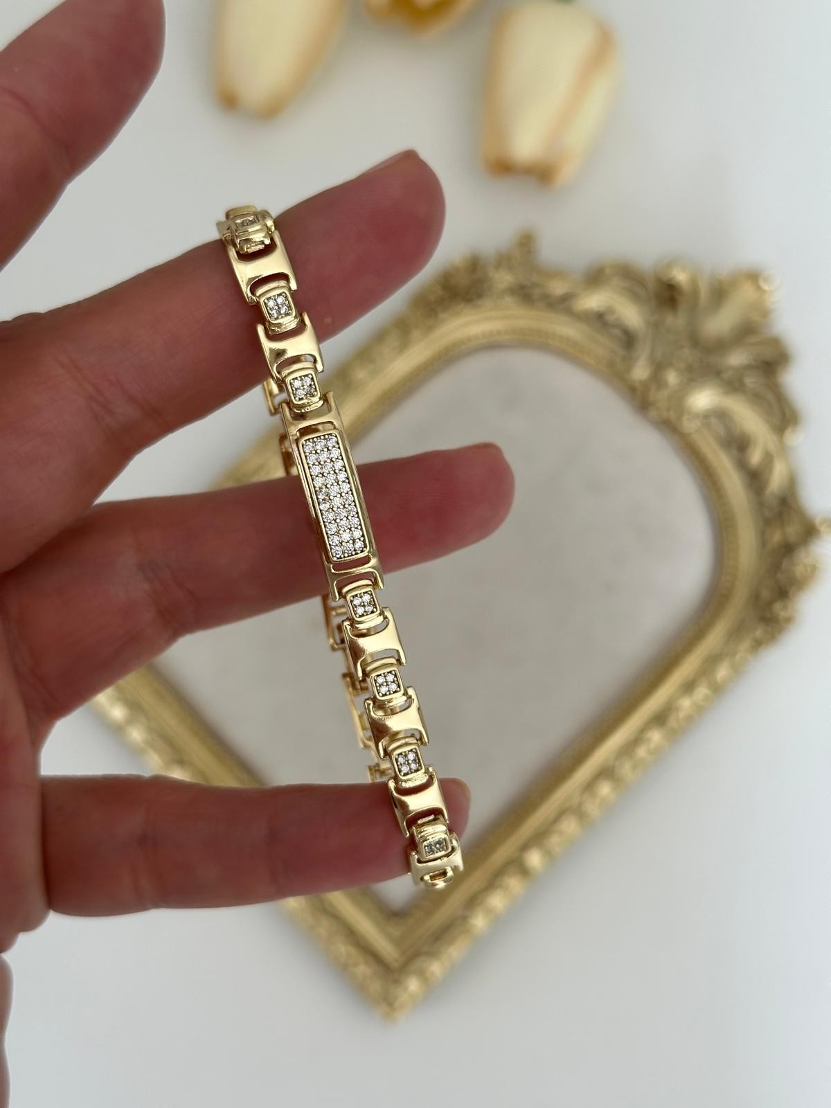 14K Gold Renkli Kuyum Model Ortası Montür Taş Full Geçme Taşlı Bileklik