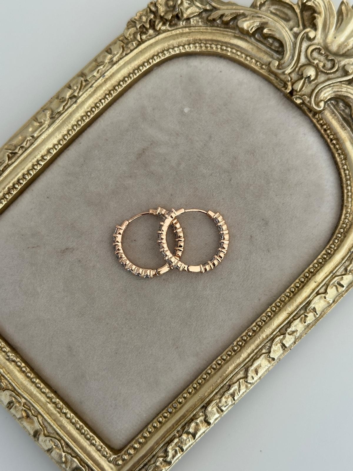 18K Gold Rose İçi Dışı Su Yolu Taşlı Halka Küpe