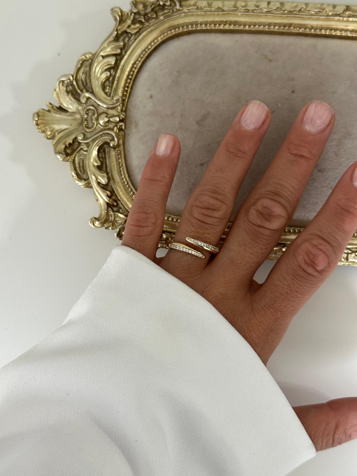 14K Gold Renkli  Önden Ayarlanabilir Montür Taşlı Modern Yüzük