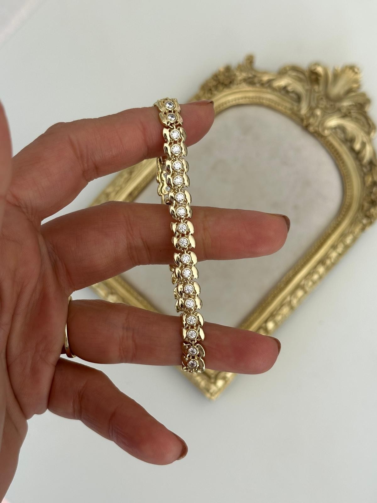 14K Gold Renkli Döner Ortası Su Yolu Taşlı Bileklik