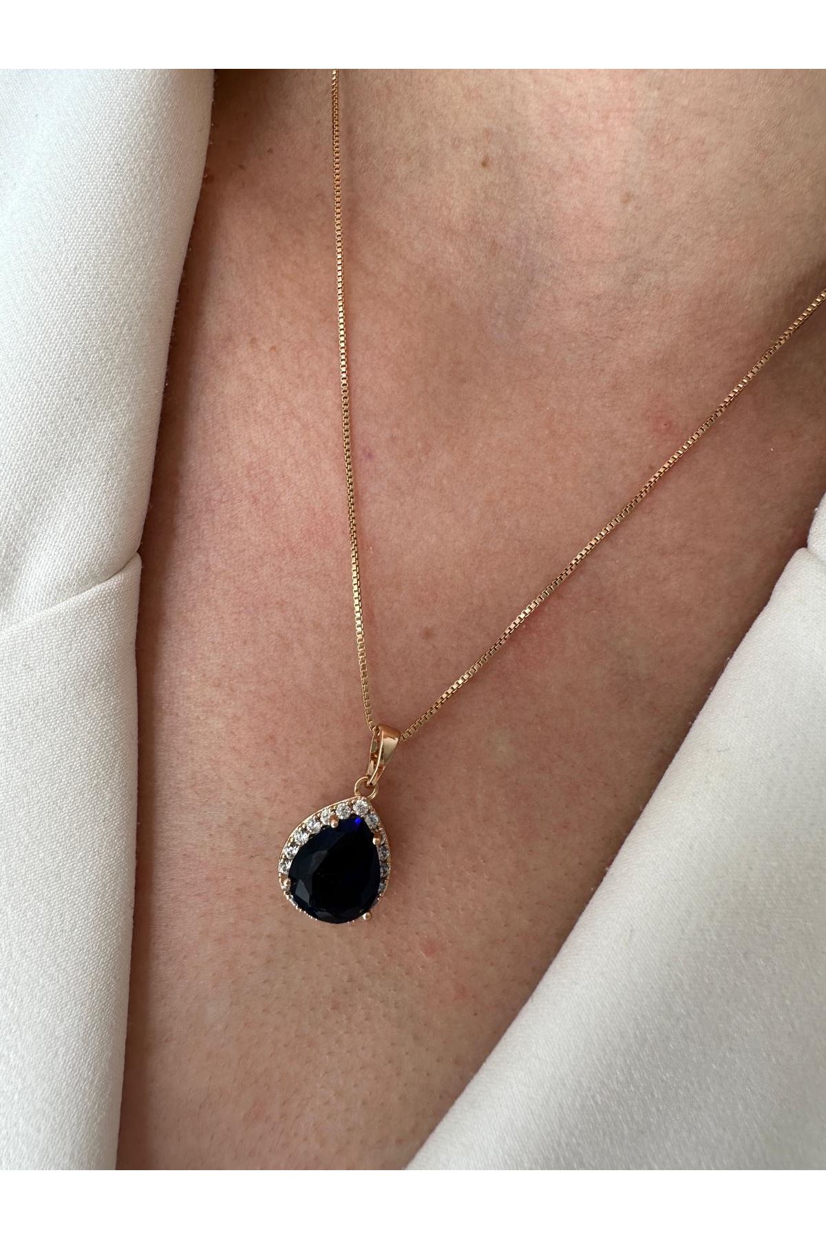 18K Rose Gold Renkli Lacivert Elmas Form Kolye