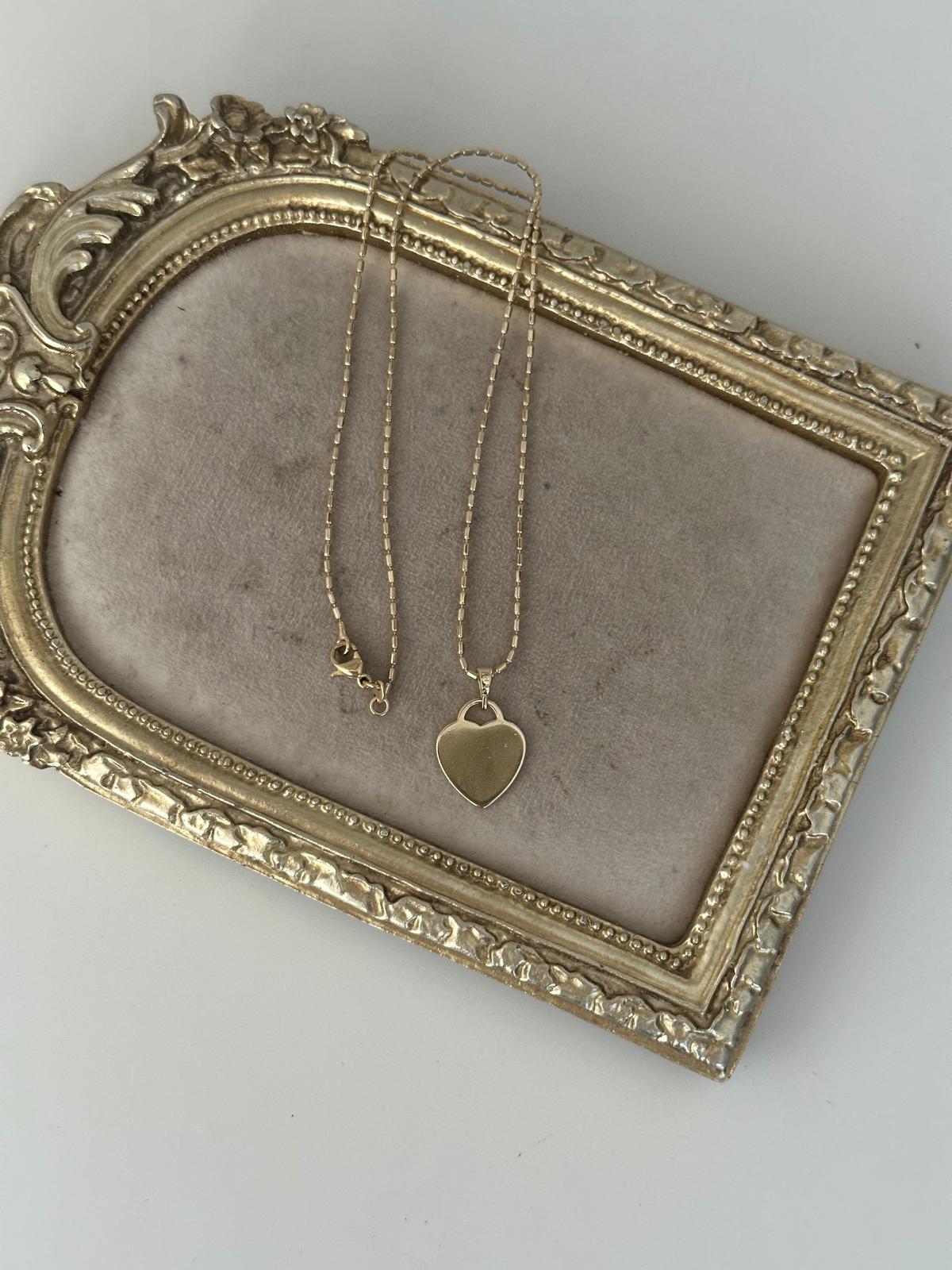 14K Gold Renkli Silindir Toçuk Zincirli Plaka Kalp Kolye