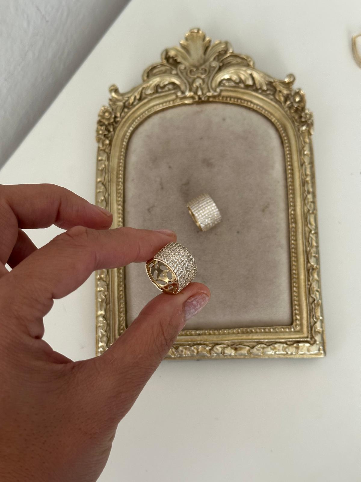 14K Gold Renkli Kalın Önü Full Montürlenmiş Taşlı Halka Küpe