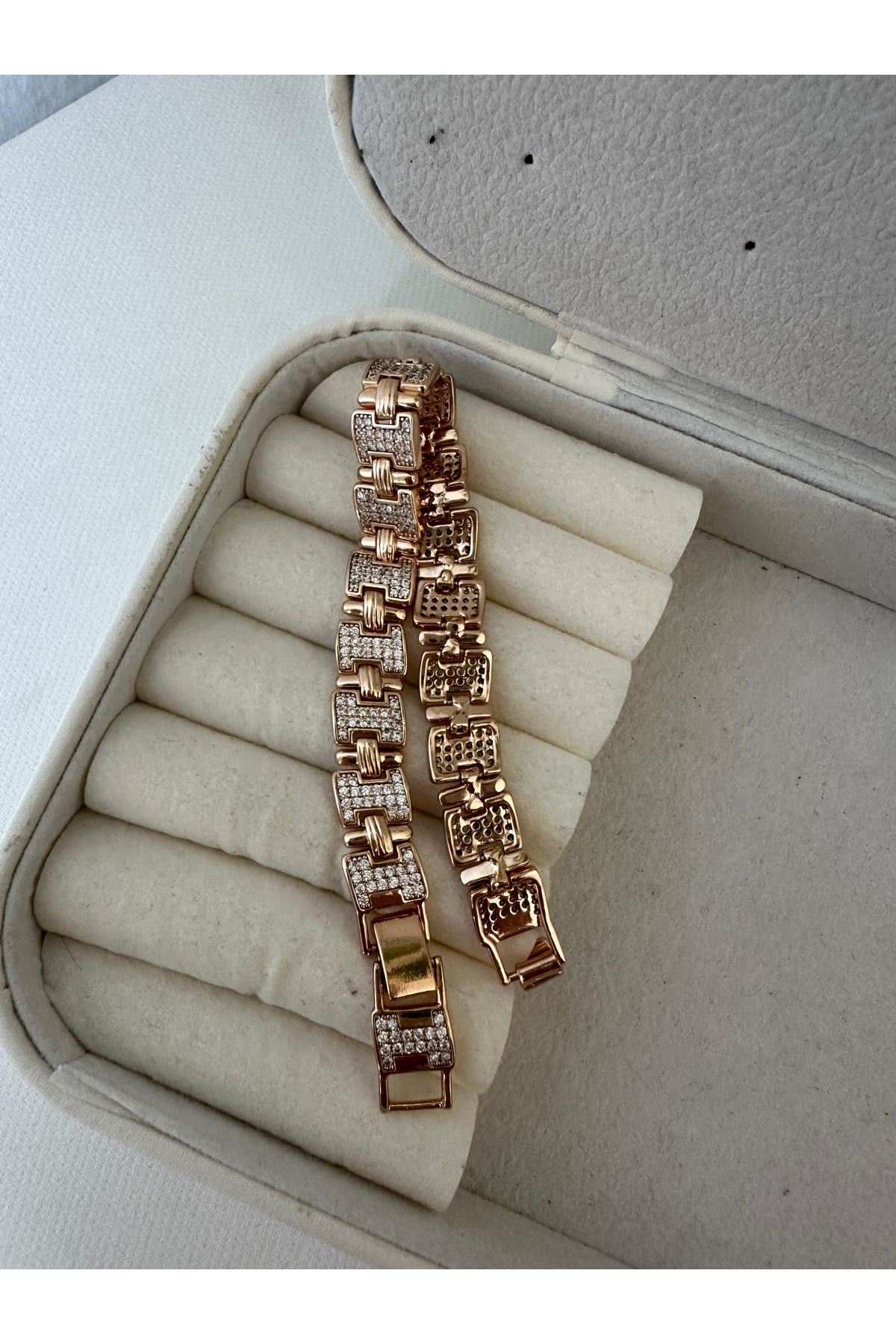18K Rose Gold Renkli Marka Taşlı Bileklik